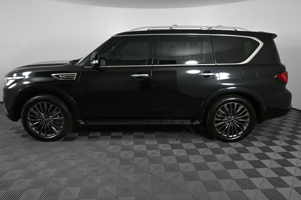 Used 2024 INFINITI QX80 Sensory AWD/4WD image 3