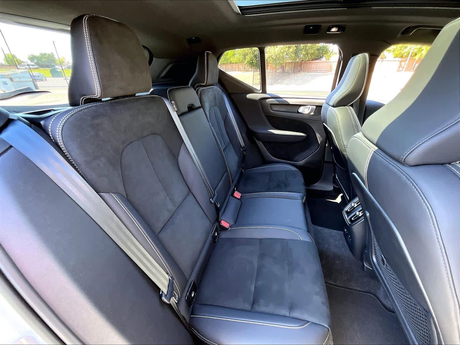 Used 2023 Volvo XC40 Recharge Ultimate AWD/4WD image 23