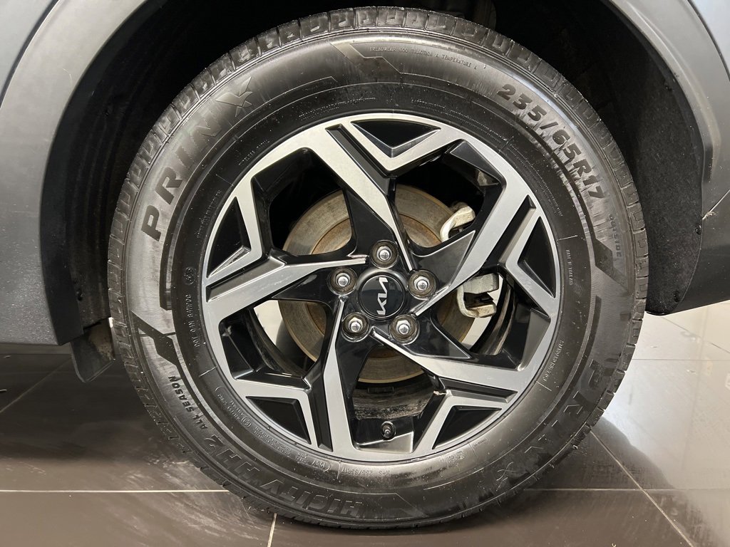 Used 2023 Kia Sportage LX image 7
