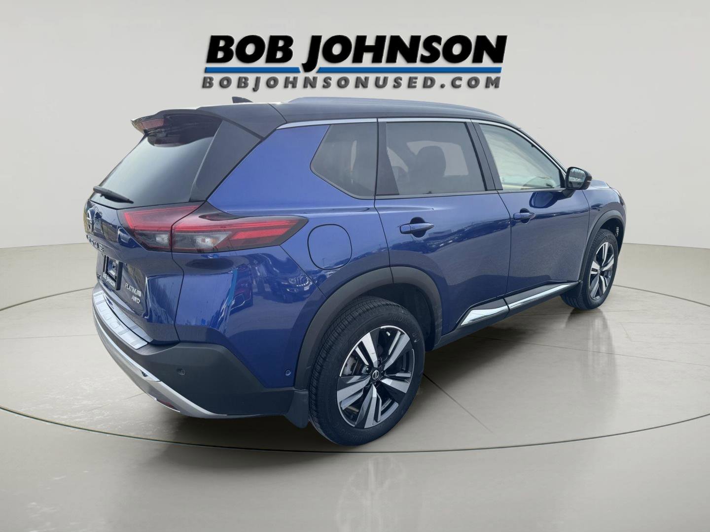 Used 2021 Nissan Rogue Platinum image 3