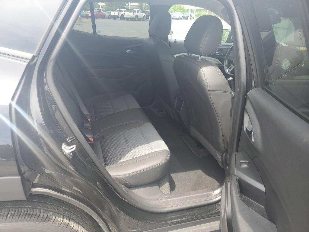 Used 2025 Chevrolet Trax LT w/ LT Convenience Package FWD image 10