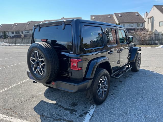 Used 2024 Jeep Wrangler Sahara w/ Technology Group AWD/4WD image 11