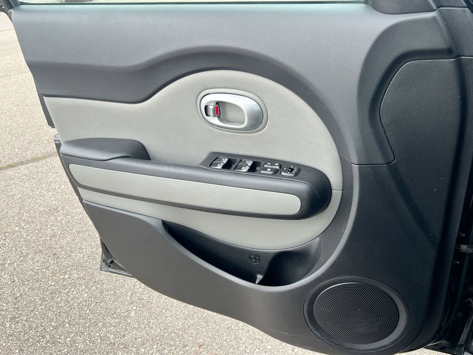Used 2019 Kia Soul + FWD image 29