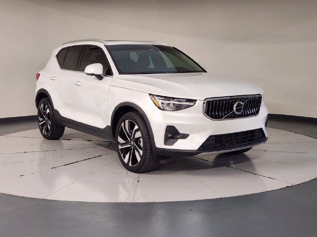 Used 2023 Volvo XC40 B5 Ultimate w/ Protection Package Premier AWD/4WD image 7