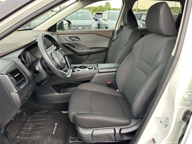 Used 2023 Nissan Rogue S AWD/4WD image 15