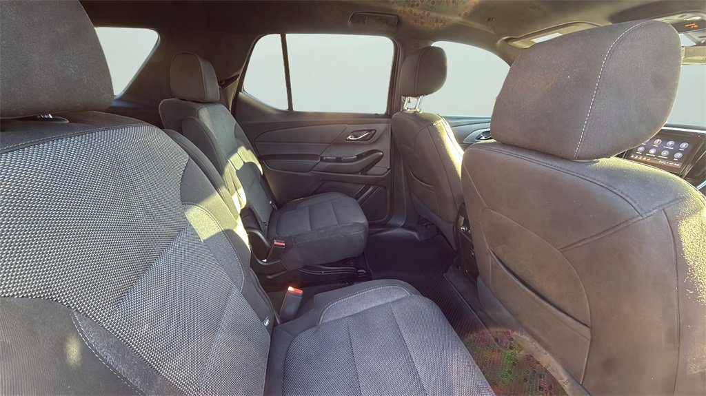 Used 2023 Chevrolet Traverse LT image 18