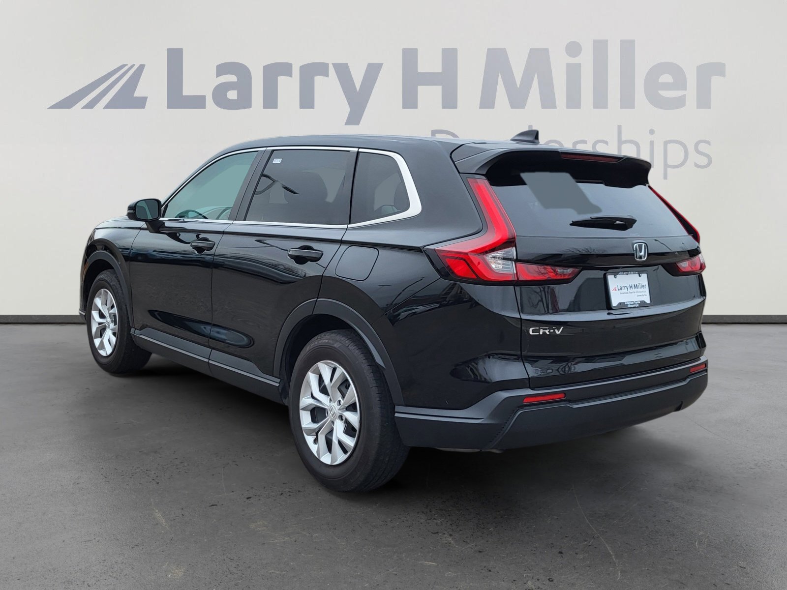 Used 2025 Honda CR-V LX image 3