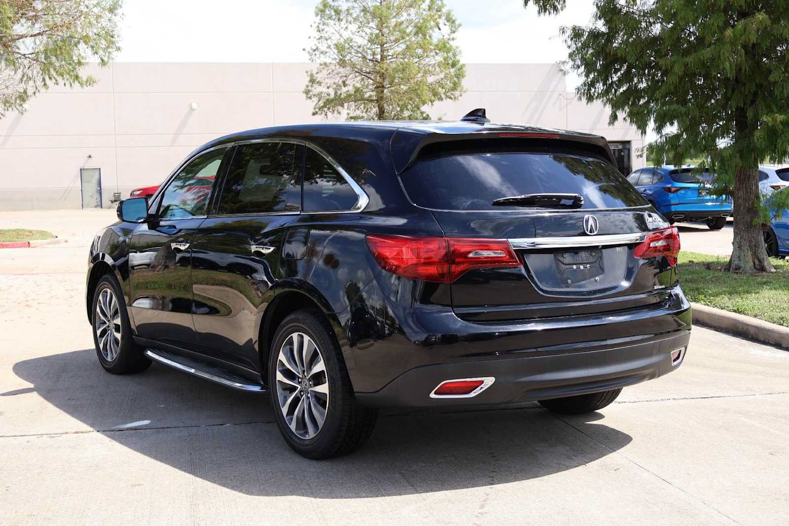 Used 2015 Acura MDX w/ Tech & Entertainment Pkg AWD/4WD image 4