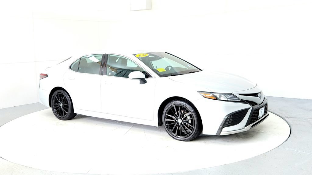 Used 2024 Toyota Camry XSE FWD image 7