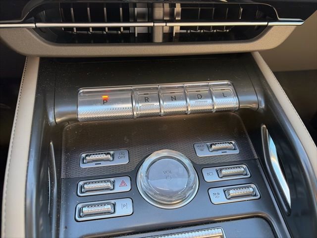 Used 2025 Lincoln Nautilus Premier w/ Equipment Group 102A image 40