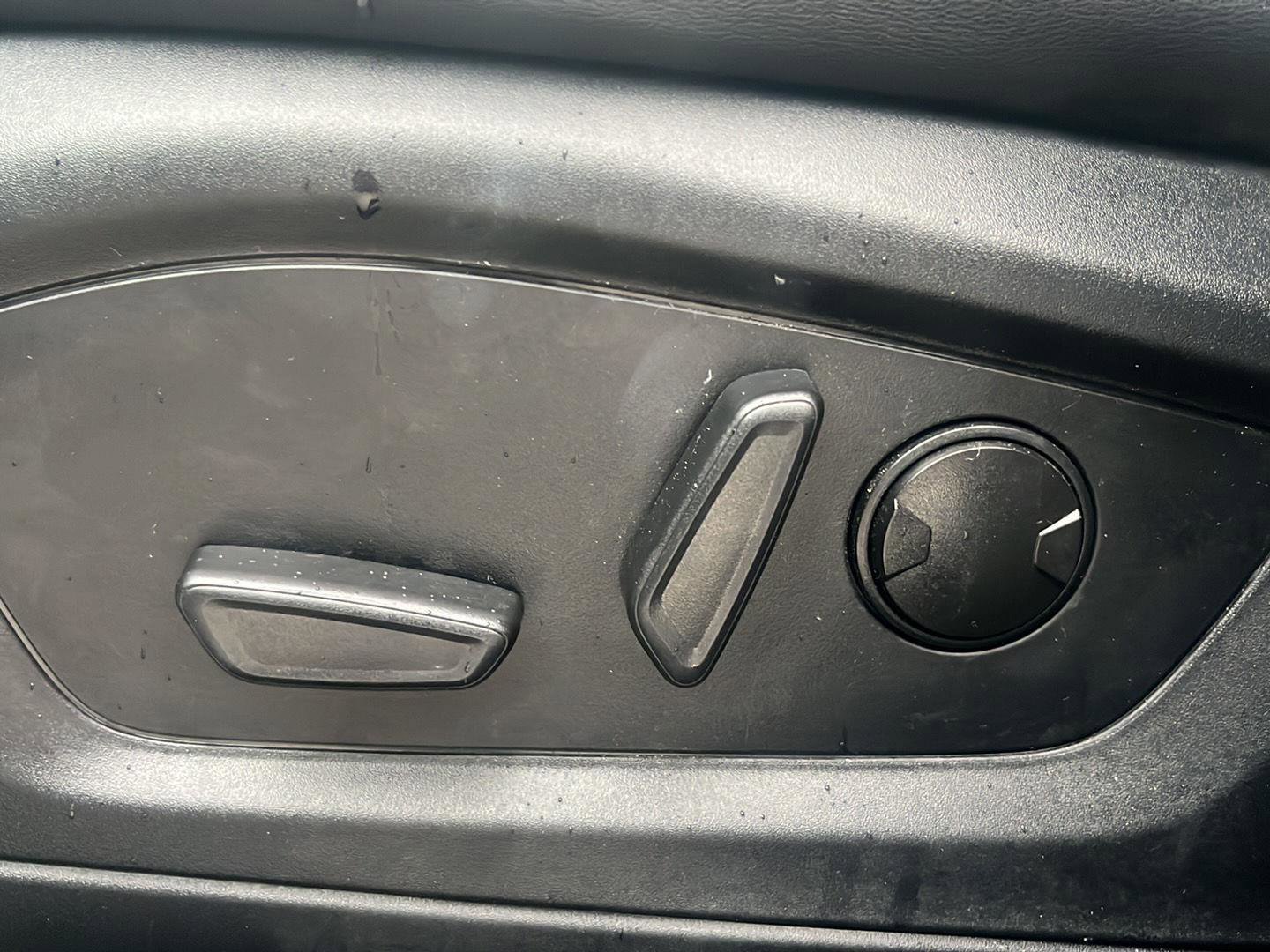 Used 2023 Ford Explorer XLT w/ Equipment Group 202A image 13