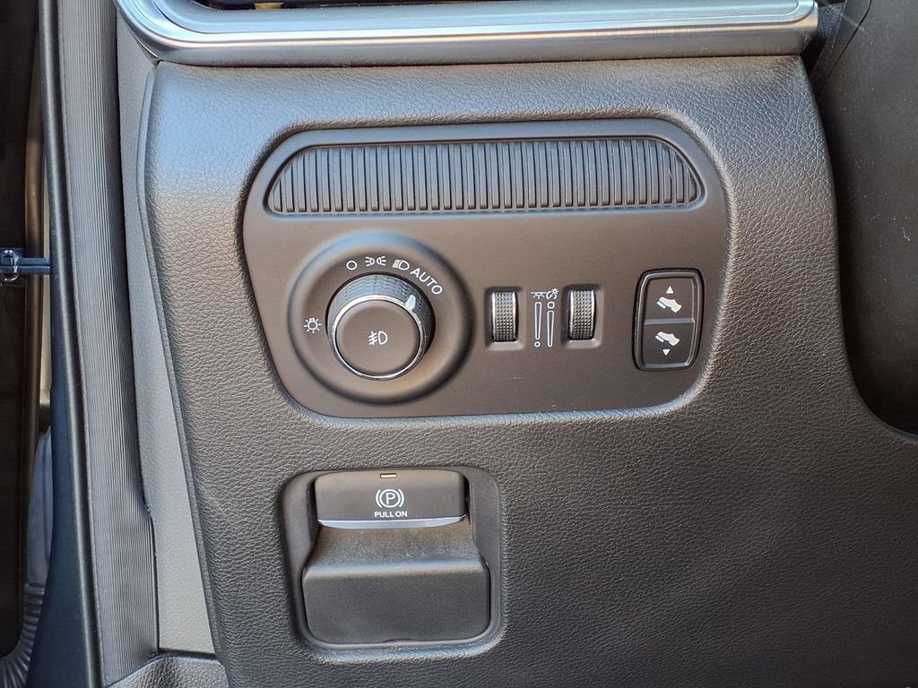 Used 2023 Jeep Wagoneer Series II AWD/4WD image 18