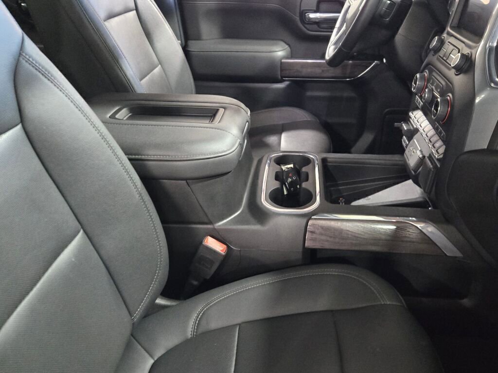 Used 2022 Chevrolet Silverado 3500 LTZ w/ LTZ Plus Package image 11