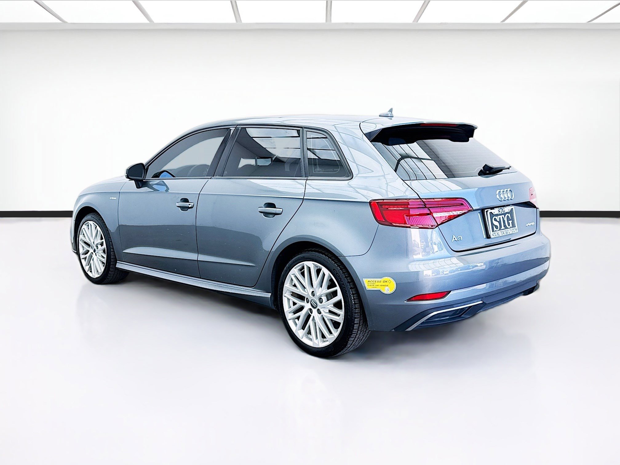 Used 2018 Audi A3 e-tron Premium image 6