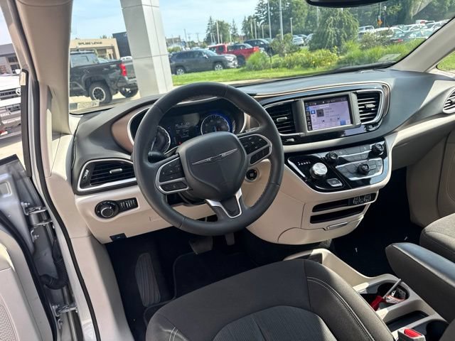 Used 2024 Chrysler Voyager LX FWD image 25