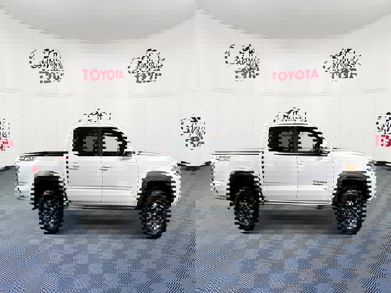 Used 2021 Toyota Tacoma TRD Off-Road w/ Technology Package image 8
