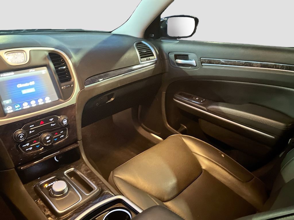 Used 2023 Chrysler 300 Touring L w/ Comfort Group AWD/4WD image 21