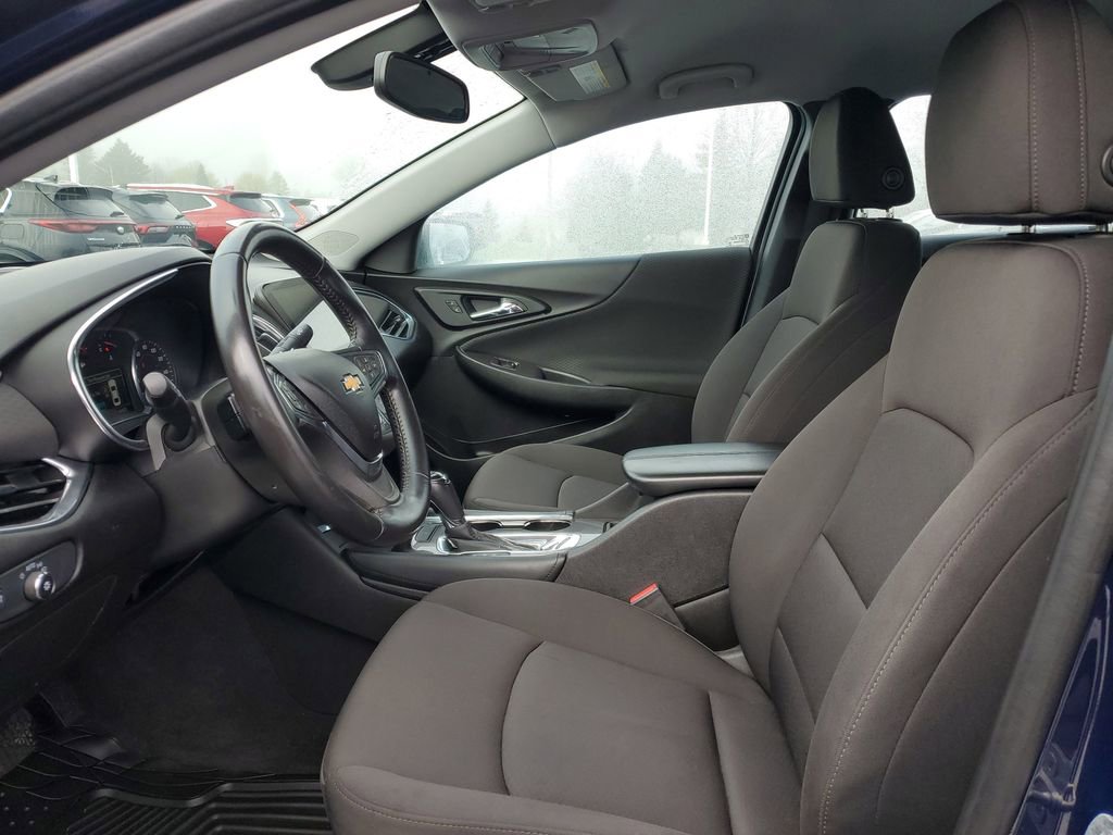 Used 2018 Chevrolet Malibu LT image 8