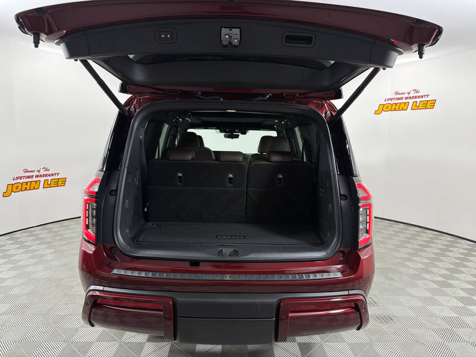 Certified 2026 Nissan Armada Platinum RWD image 5