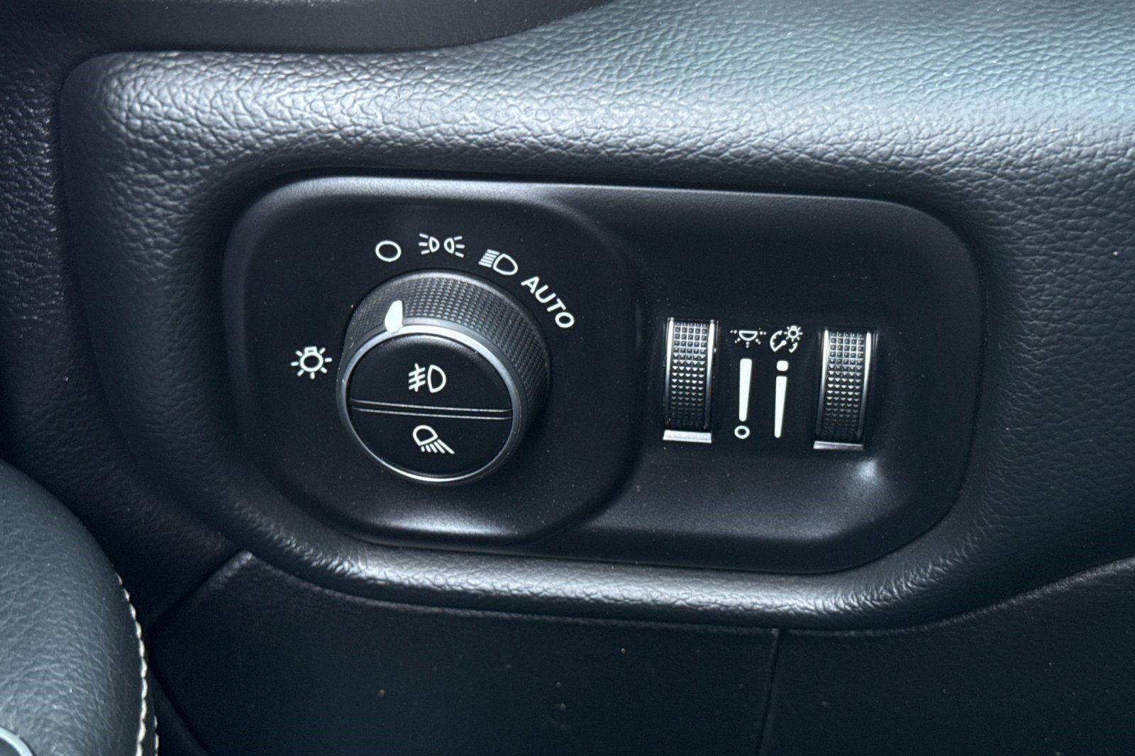 Used 2019 RAM 2500 Laramie image 33