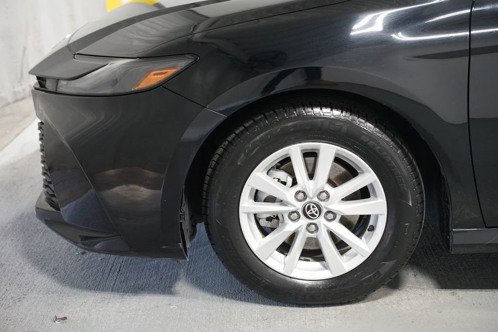 Certified 2025 Toyota Camry LE image 5