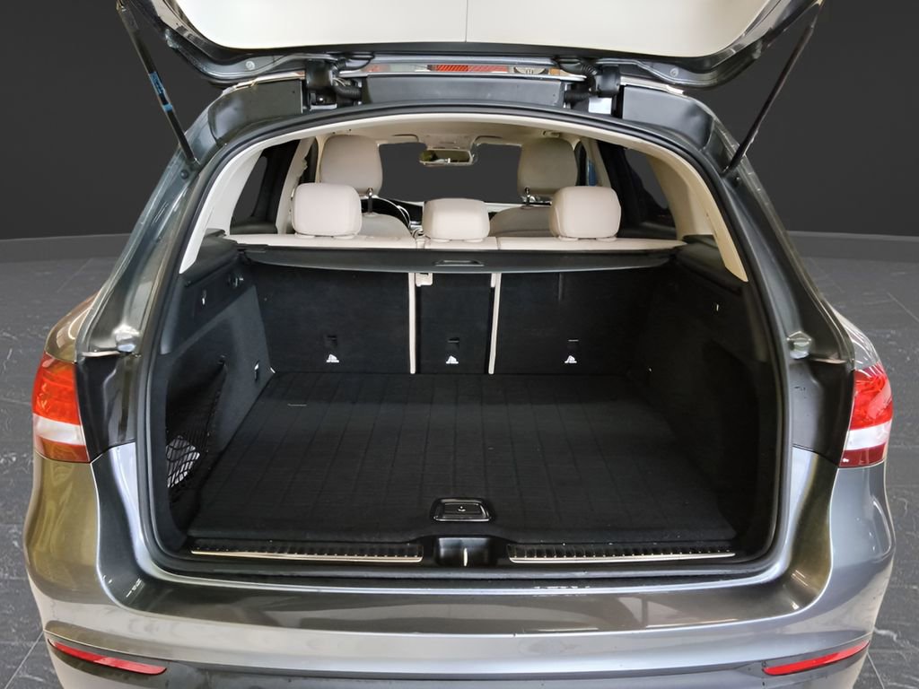 Used 2019 Mercedes-Benz GLC 300 4MATIC w/ Premium Package image 6
