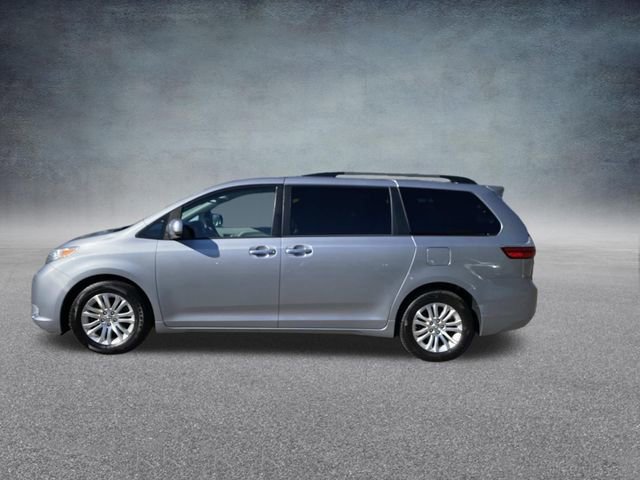 Used 2017 Toyota Sienna XLE Premium FWD image 5