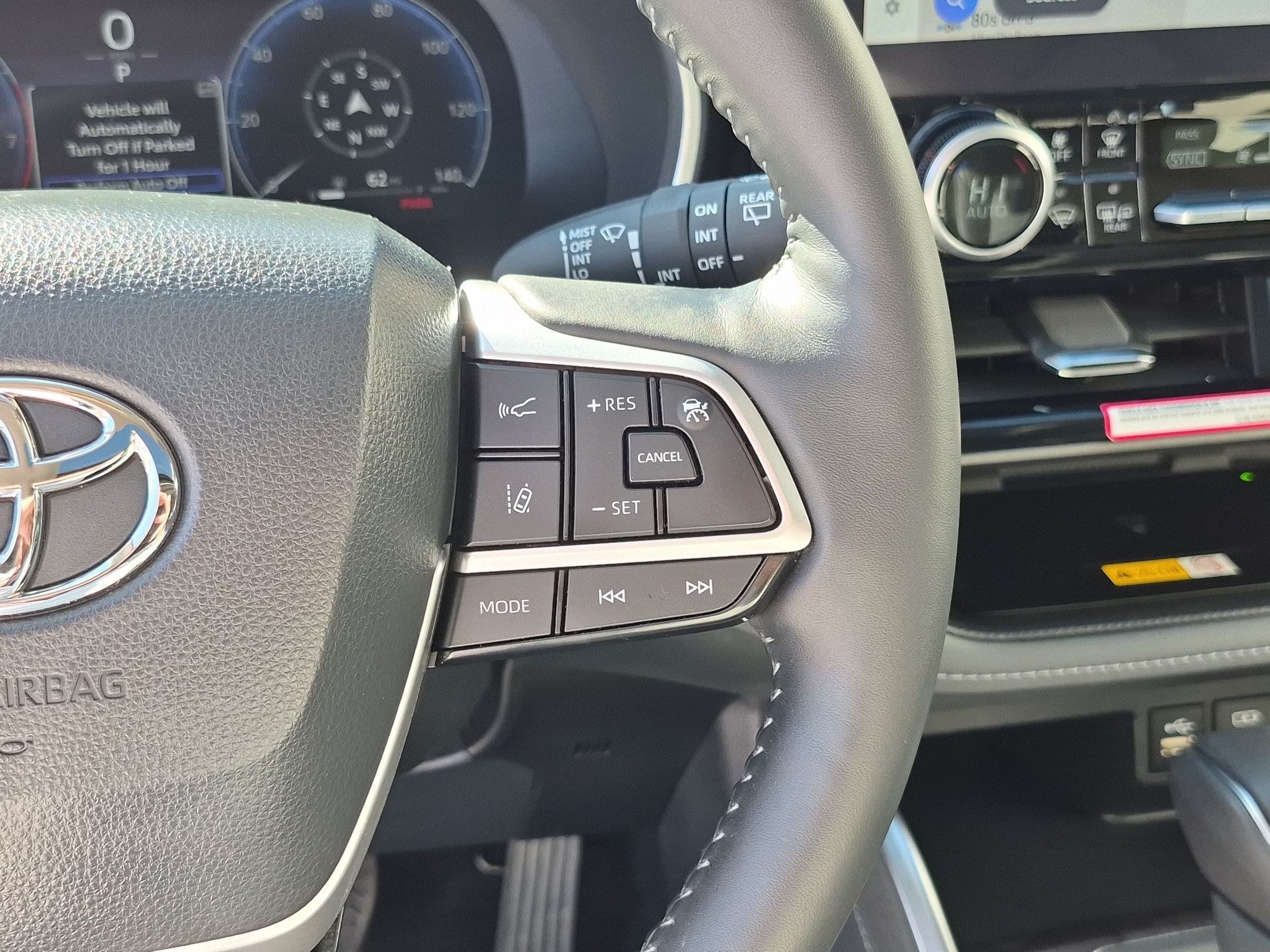 Used 2024 Toyota Highlander Limited AWD/4WD image 22