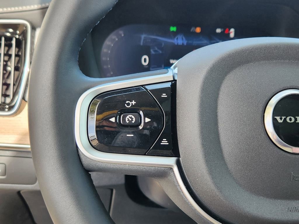 New 2026 Volvo XC90 B6 Plus w/ Protection Package image 10