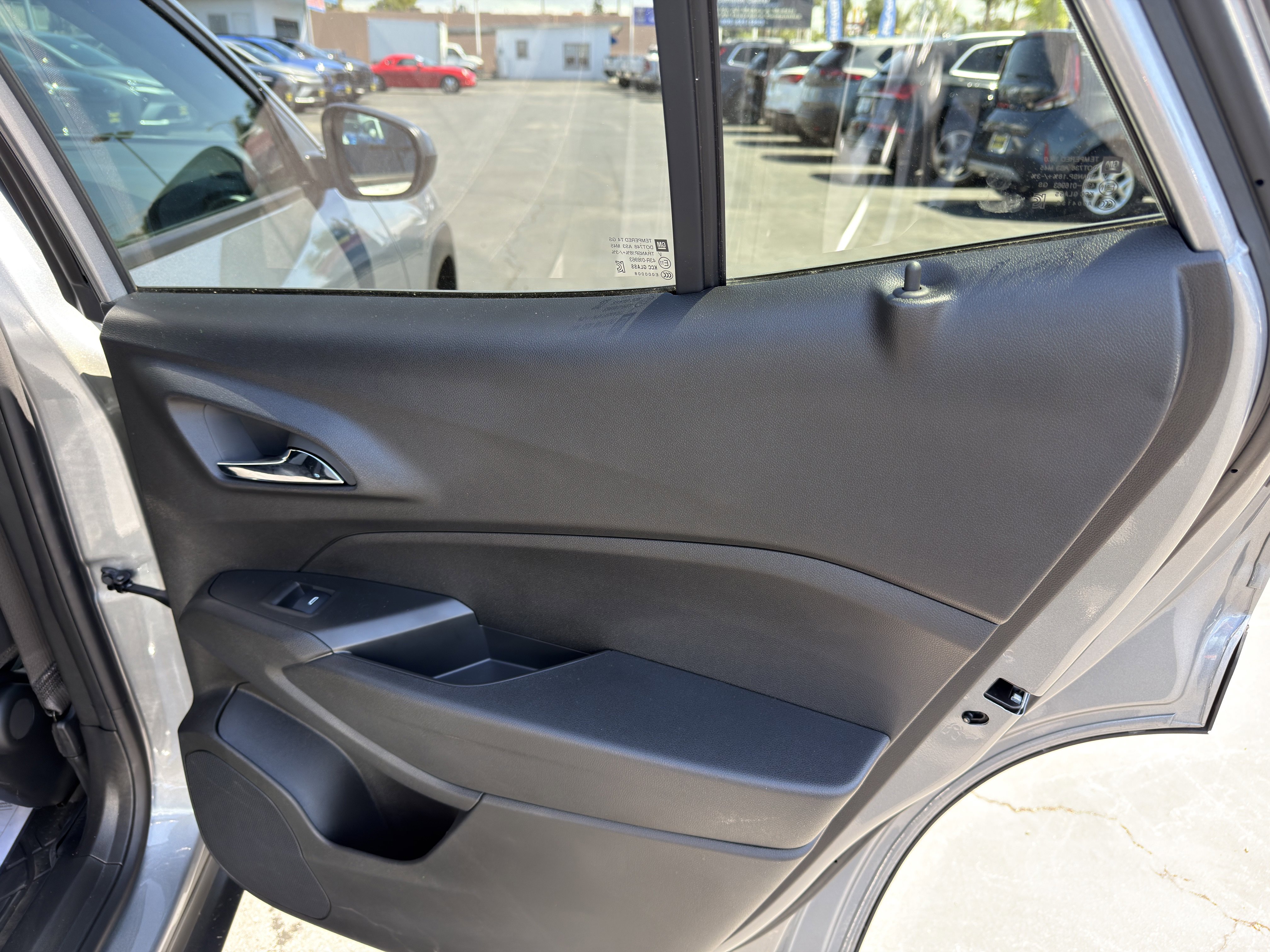 Used 2025 Chevrolet Trax LS FWD image 13