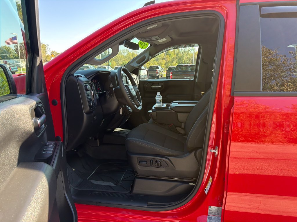 Used 2022 Chevrolet Silverado 1500 Custom w/ LPO, Dark Essentials Package AWD/4WD image 14