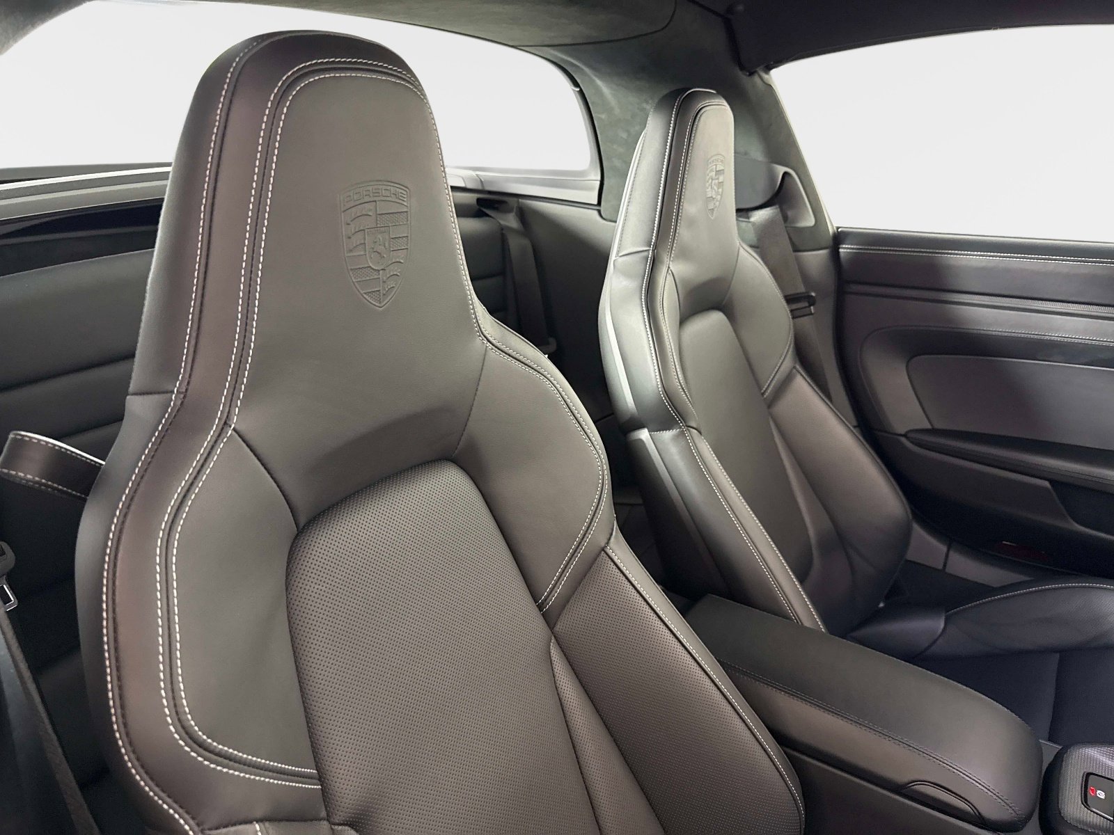 Used 2025 Porsche 911 Targa 4 GTS image 30