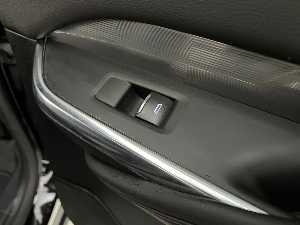 Used 2024 Cadillac XT4 Premium Luxury image 21