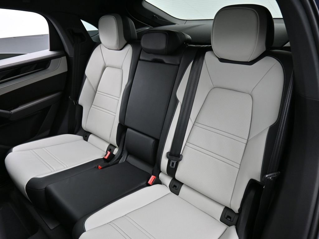 New 2026 Porsche Cayenne Coupe image 24