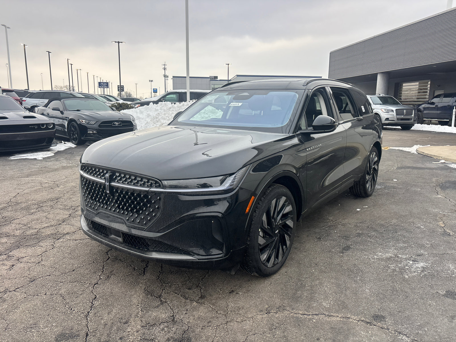 New 2026 Lincoln Nautilus Reserve w/ Jet Appearance Package AWD/4WD image 3