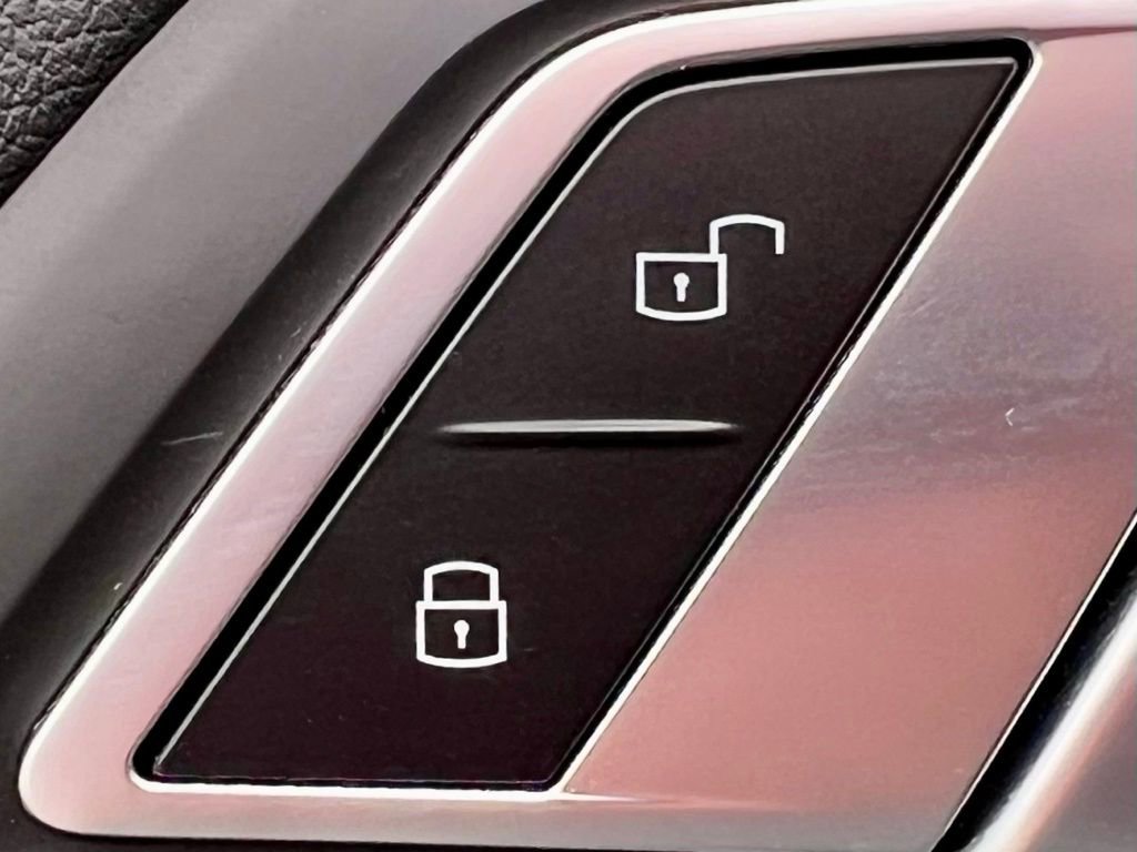 Used 2023 BMW X5 sDrive40i w/ Premium Package image 28