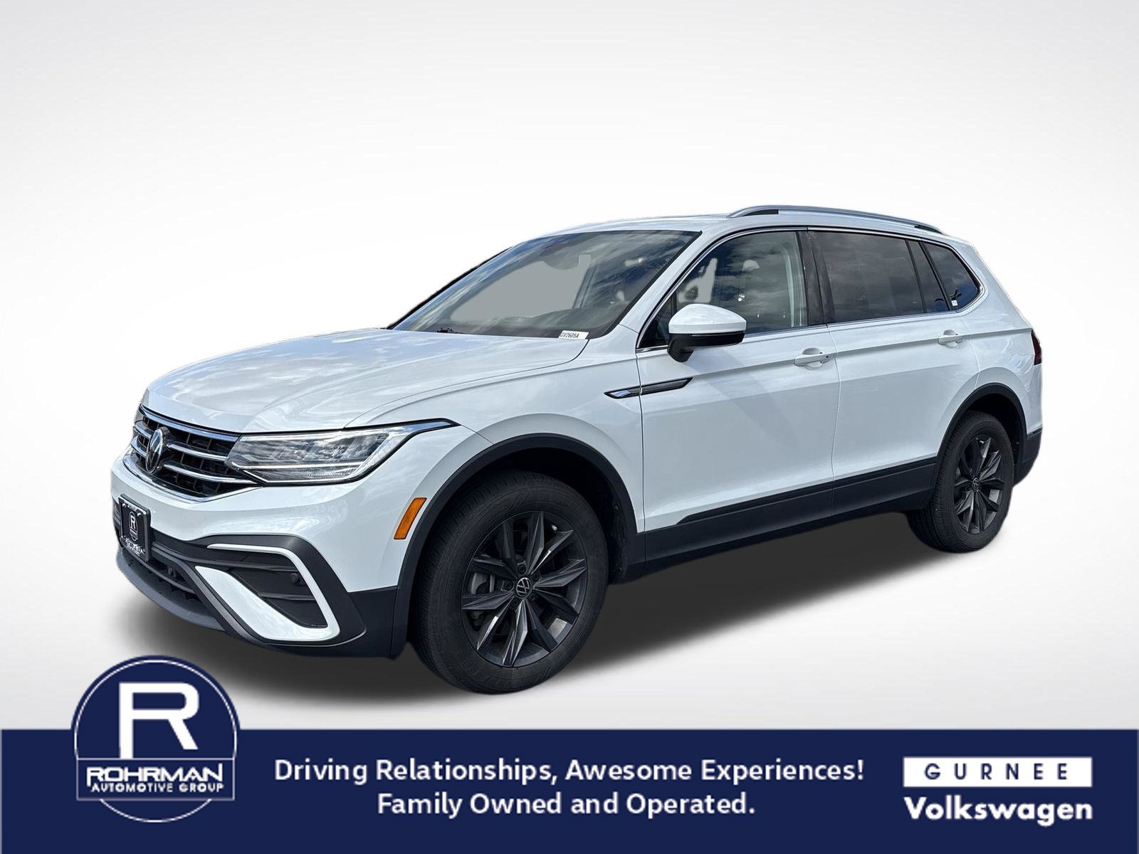 Used 2023 Volkswagen Tiguan SE w/ Panoramic Sunroof Package AWD/4WD image 5