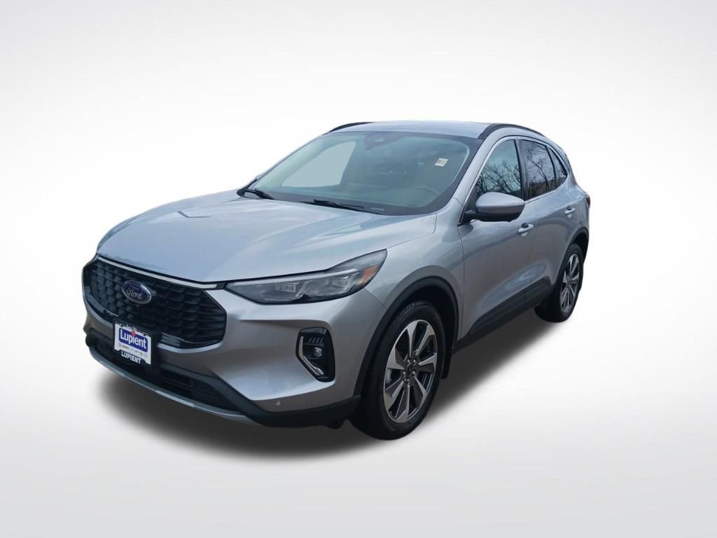 Used 2023 Ford Escape Platinum w/ Class II Trailer Tow Package video 2