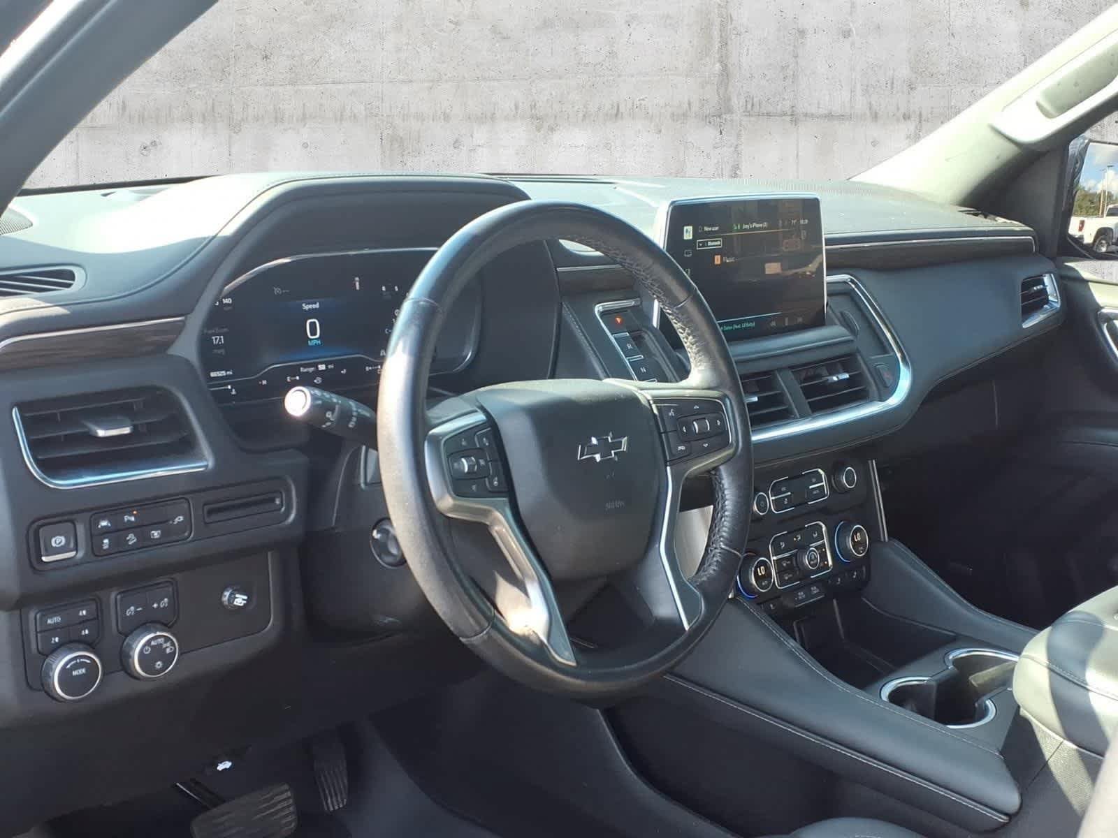 Used 2022 Chevrolet Tahoe Z71 w/ Luxury Package AWD/4WD image 5