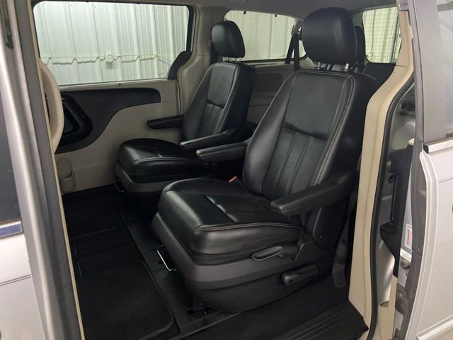 Used 2012 Chrysler Town & Country Touring-L w/ Premium Group FWD image 24
