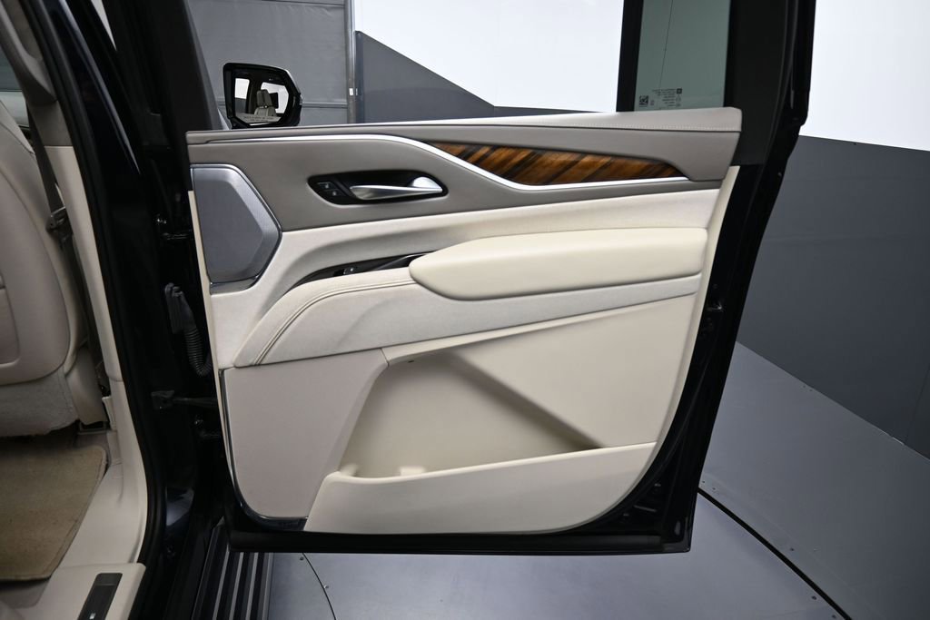 Used 2023 Cadillac Escalade ESV Premium Luxury Platinum w/ LPO, Radiant Package AWD/4WD image 29