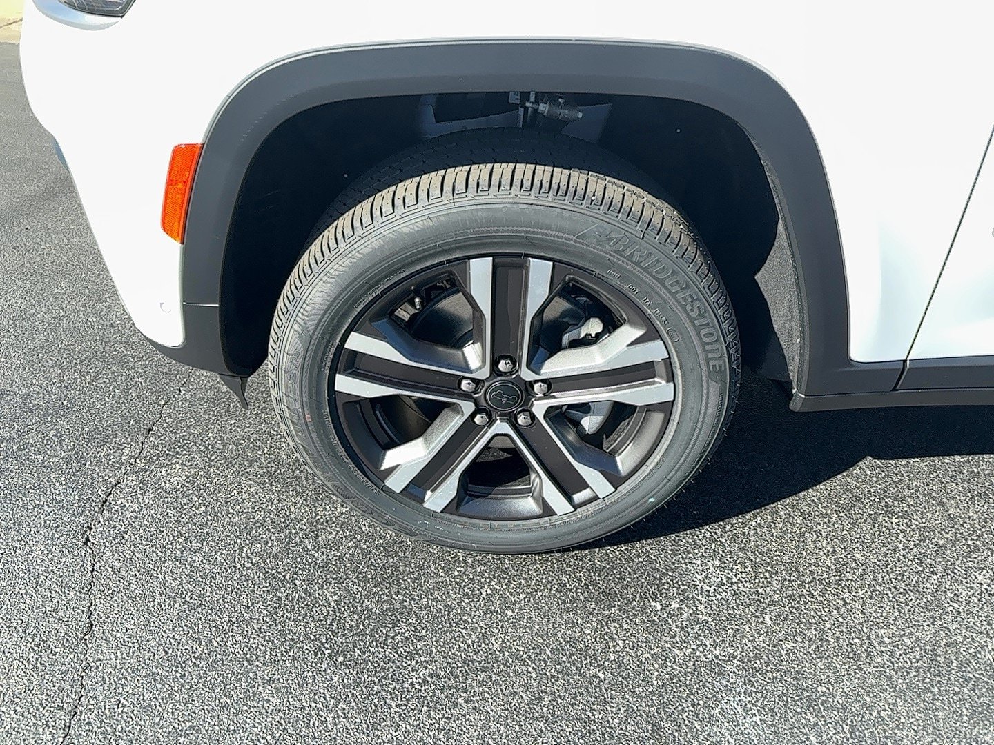 New 2027 Jeep Grand Cherokee L Limited AWD/4WD image 2