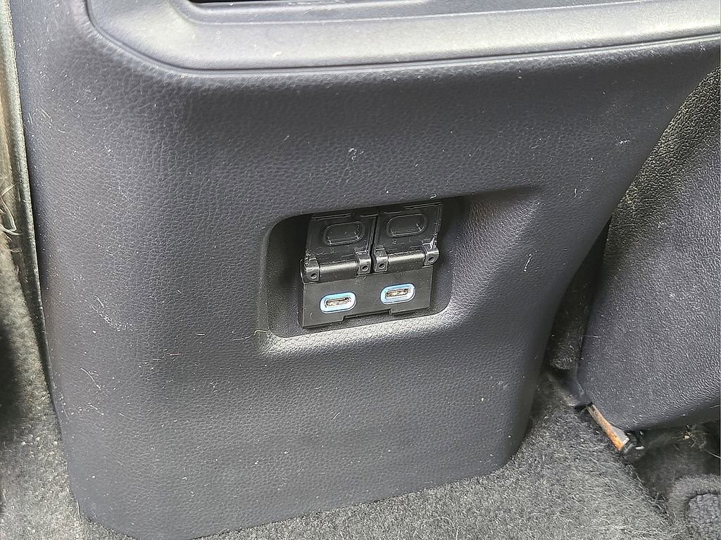 Used 2022 Toyota RAV4 XLE FWD image 16