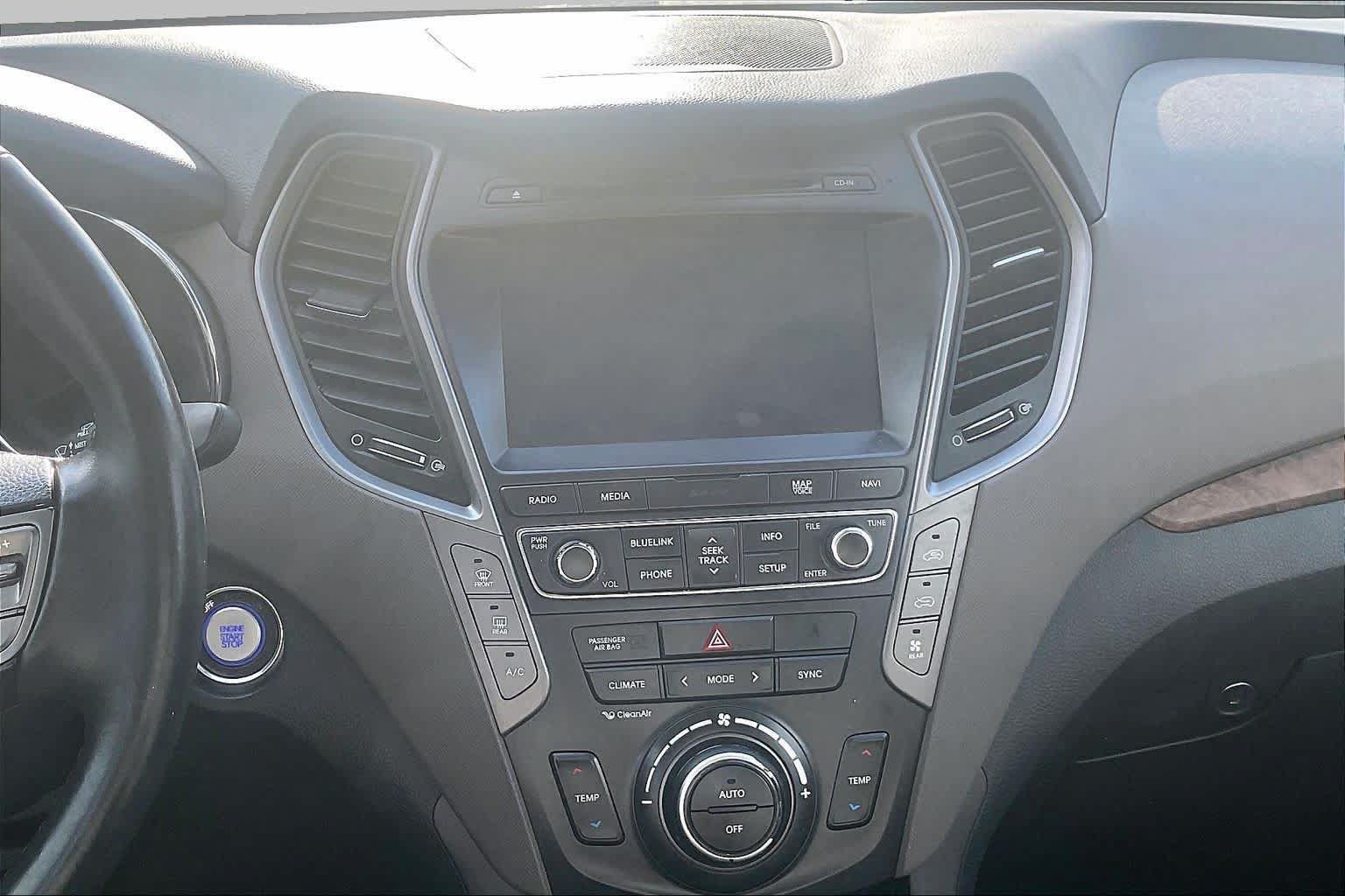 Used 2017 Hyundai Santa Fe Limited FWD image 6
