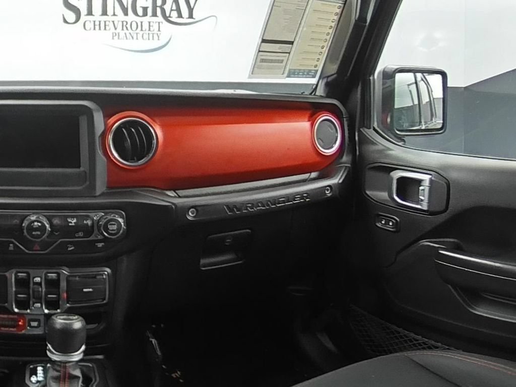 Used 2019 Jeep Wrangler Unlimited Rubicon w/ LED Lighting Group AWD/4WD image 15