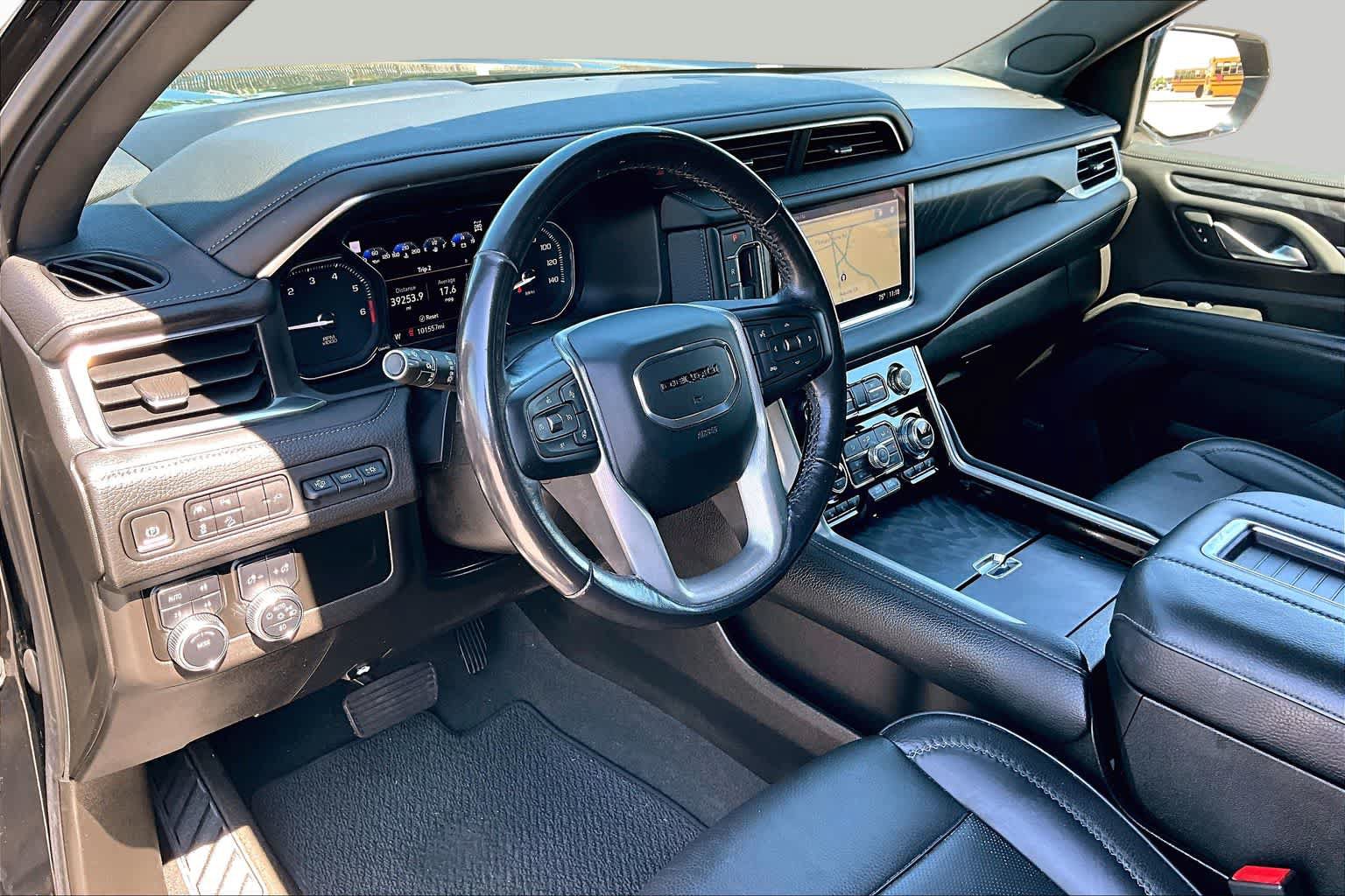 Used 2021 GMC Yukon Denali AWD/4WD image 18