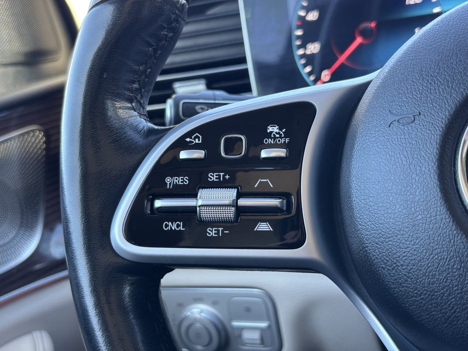 Used 2022 Mercedes-Benz GLE 350 image 26