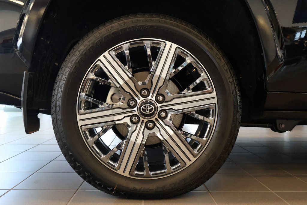 Used 2026 Toyota Sequoia Capstone AWD/4WD image 16