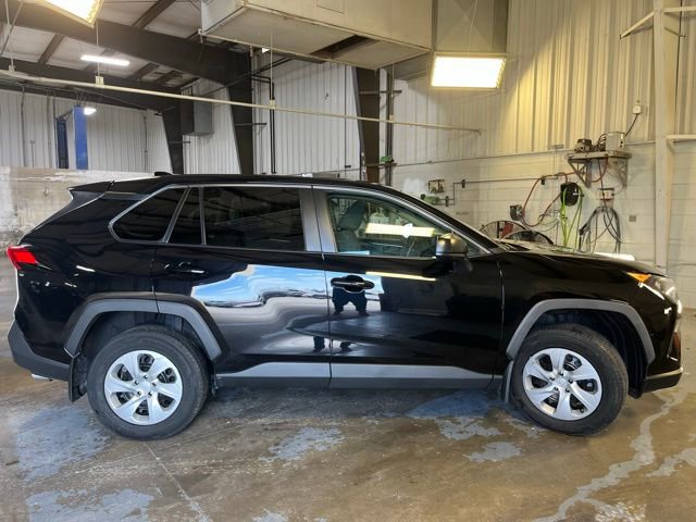 Used 2022 Toyota RAV4 LE image 7