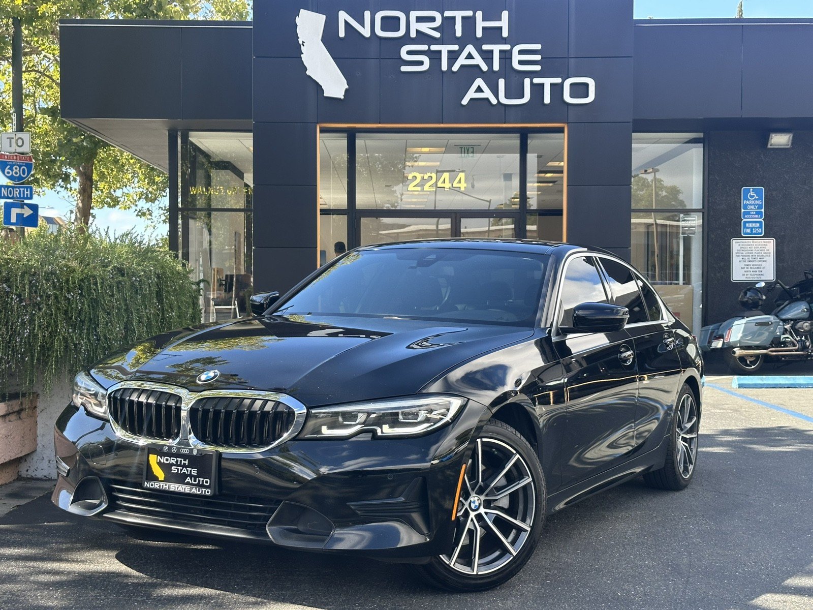 Used 2019 BMW 330i Sedan w/ Convenience Package RWD image 2